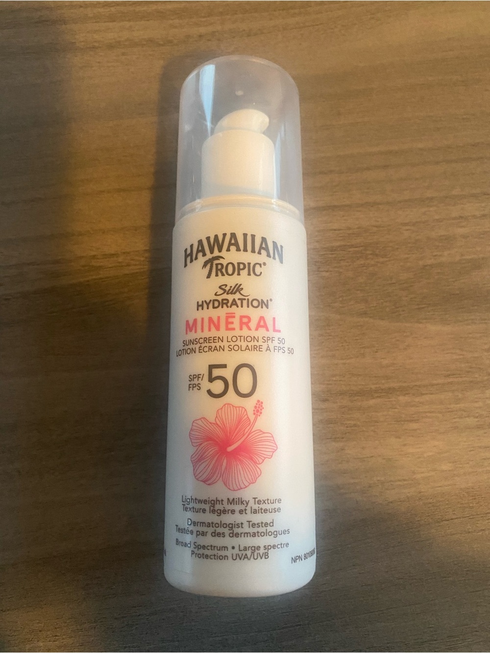 Hawaiian Tropic Silk Hydration Mineral Sunscreen SPF 50 — White/Pink - brand new